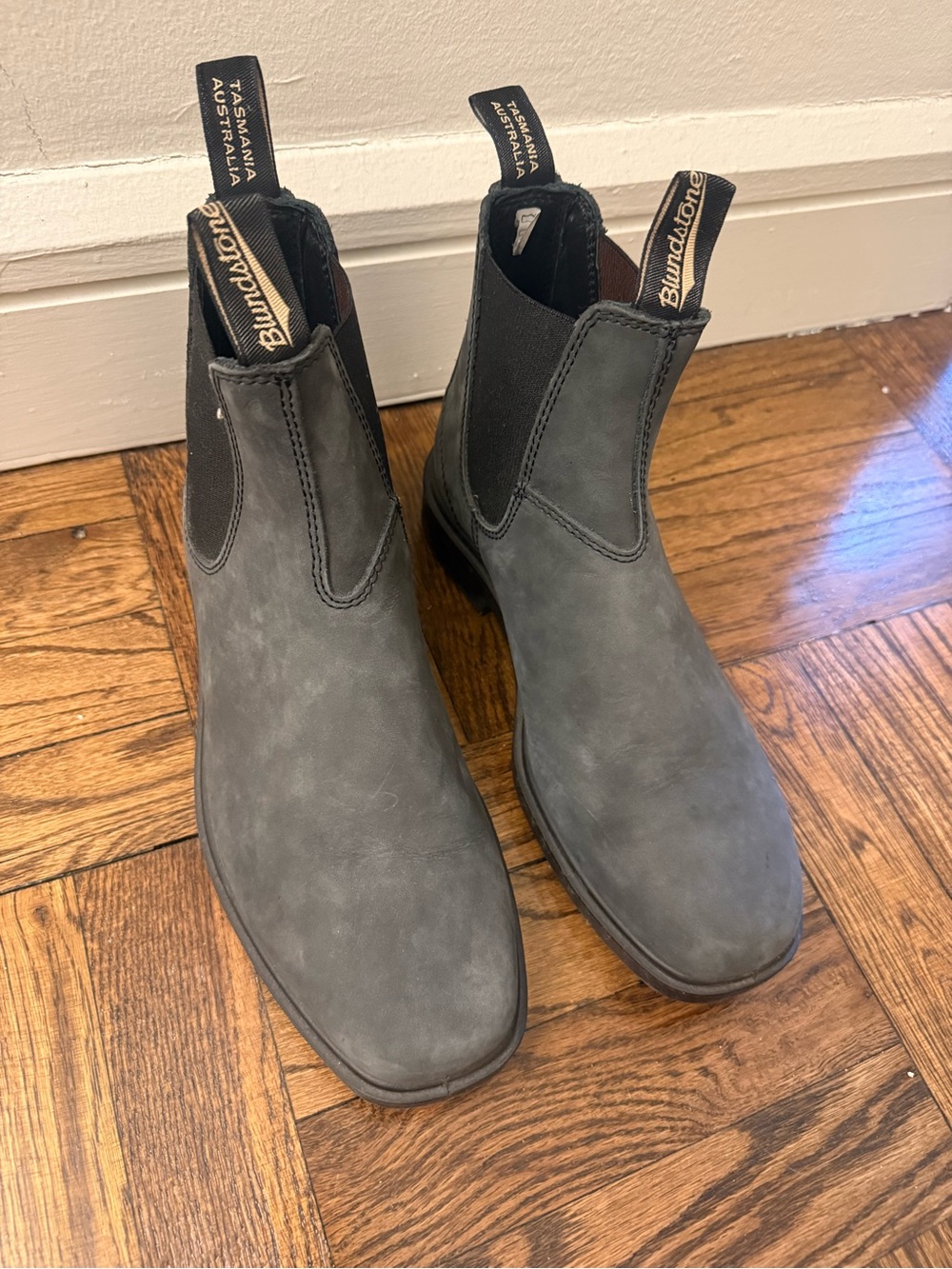 Blundstone Men's Dress Chelsea Boots in Rustic Black